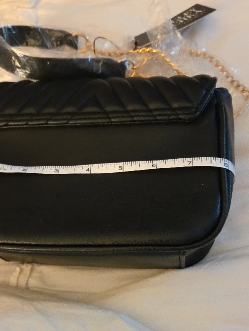 NWT Black Badgley Mischka Quilted Shoulder Bag with Gold Hardware Rare Design - Picture 4 of 7